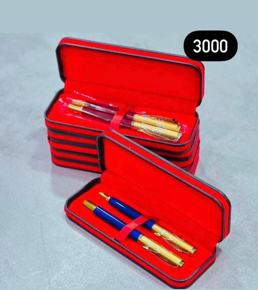 #هدايا عيد المعلم بأسعار مناسبه 
#عطورات #سيت اقلام 
#للطلب او الاستفسار مراسلة البيج او اتصال ع الرقم 
***********
الانبار هيت حي الجمعيه شارع حامي حميد مقابل مجمع الملكه
