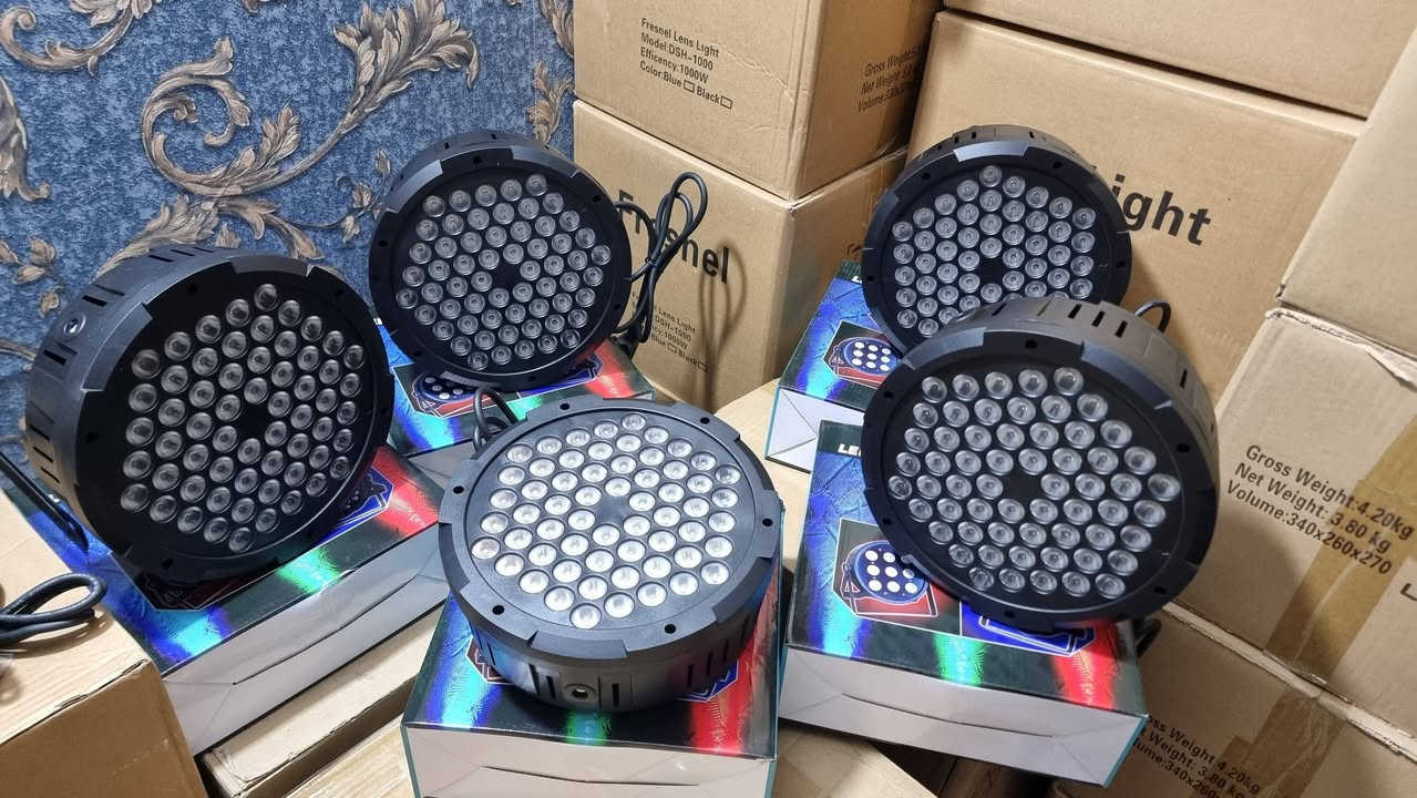 لد بار 100 واط RGB 
اكثر من 500 لون 🟧🟨🟦⬜️🟫🟪🟩🟥
جديد سعر الواحد 50 الف متوفر توصيل


**إذا كنت صاحب هذا الإعلان وتريد حذفه لأي سبب، رجاءا أرسل رسالة إلى الدعم الفني**