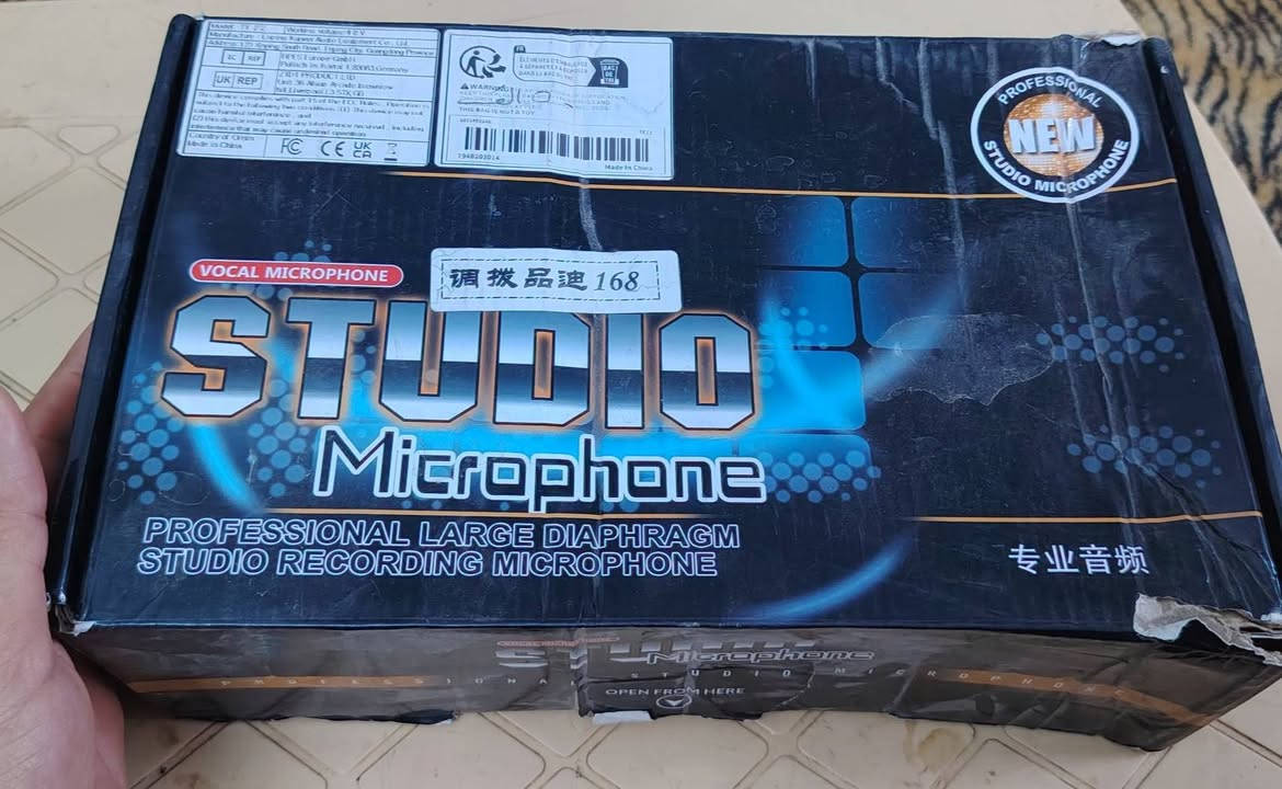 السلام عليكم اخوان
مايك احترافي
ومايكين وايرلس
بالصور للبيع أعلى سعر للاثنين ياخذهم الف عافيه
يوجد توصيل  وبخدمتكم


**إذا كنت صاحب هذا الإعلان وتريد حذفه لأي سبب، رجاءا أرسل رسالة إلى الدعم الفني**