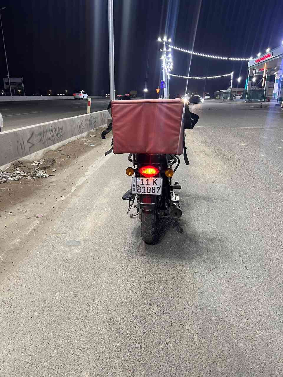 سلام عليكم دراجة بوكسر مديل ٢٠٢١ بأسمي شرط تحويل دراجة جاهزة ونضيفة گبل شغل وطلع مكينة خرسة سعر ١,٨٥٠,٠٠٠ 
رقم إنكليزي جديد
العنوان : بغداد 
رقم الهاتف: ***********
