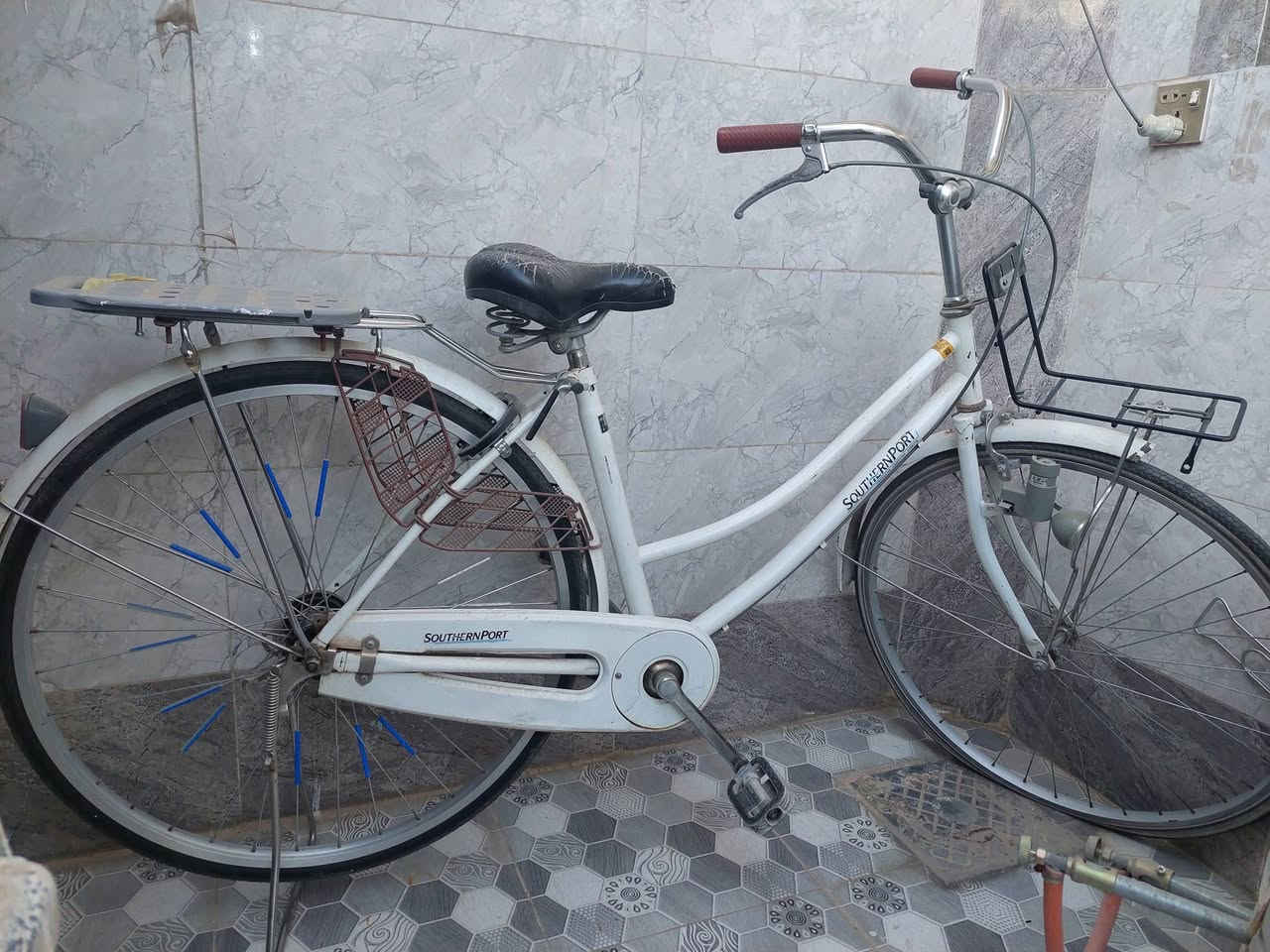 دراجه بهذا الحجم مشتريها ب125 ورايدها ب55 الف
الاتصال ***********
