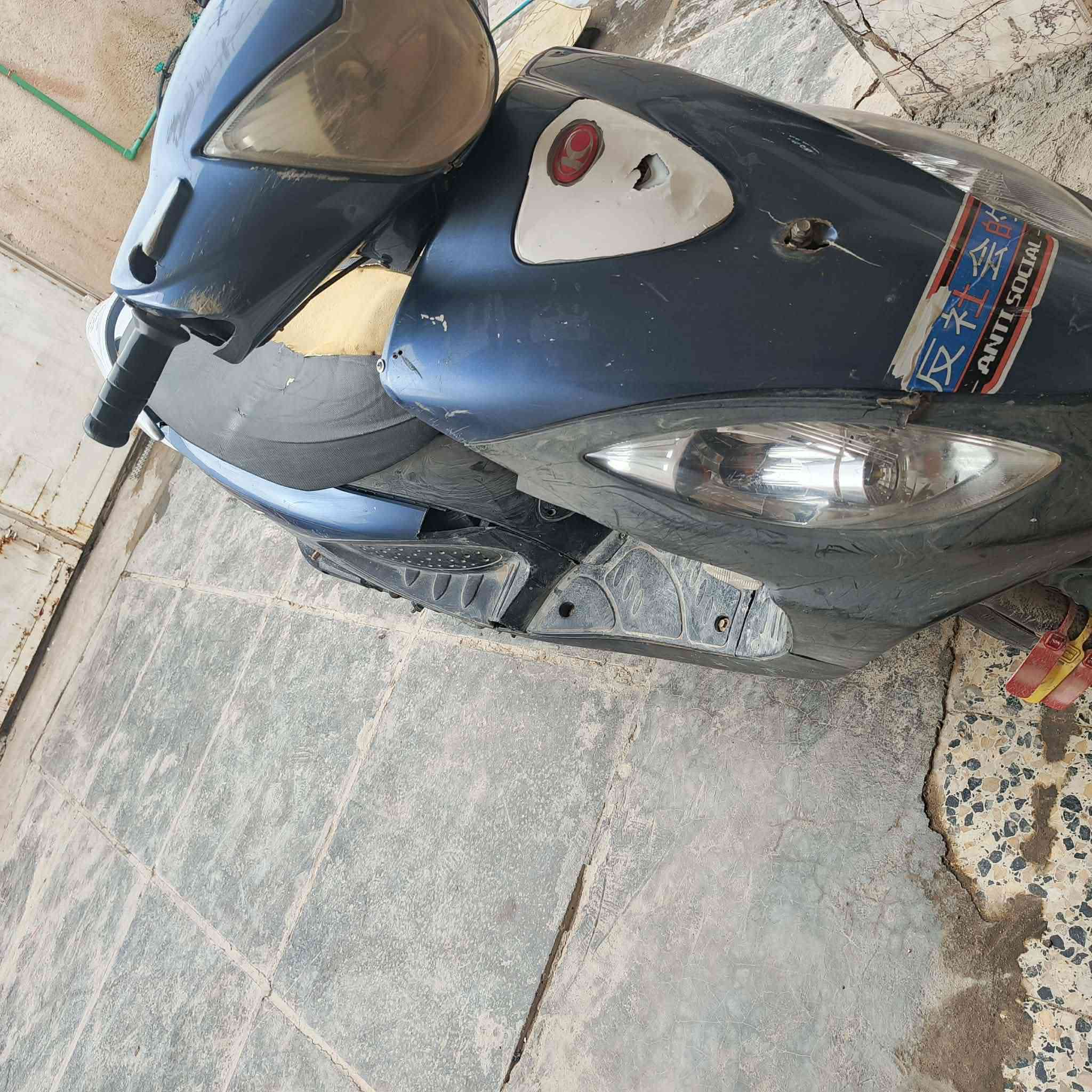 السلام عليكم دراجه كامكو في 2
كلشي شغال بية لايت اشايرهورن سلف نوزل باتري جديد  قفل جنطة عداد شغال الكل شغال 
السعر على الرقم أو خاص 
***********
العنوان الشطرة
