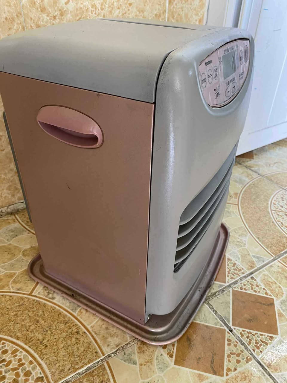 سۆبای نەوت و کارەبای یابانی اصلي   بە کارەبای ١١٠ ڤولت کار دەکا نرخی ١٤٠ هەزارە ناونیشان هەولێر أربيل, العراق


**إذا كنت صاحب هذا الإعلان وتريد حذفه لأي سبب، رجاءا أرسل رسالة إلى الدعم الفني**