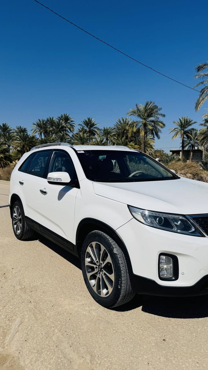 سورنتو 2015 خليجي 6 سلندر 7 راكب
 مكفولة من الصبغ ما عدا بارد في الجاملغ الايسر موضح في الفيديو
كشنات جلد
 مرأة شفط
مقعد السايق كهربائي
 تحكم ستيرن
 ثلاث قطع تبربد
انارة ترحيب
السعر 190 وبيها مجال 
مكان السيارة نجف 
***********
