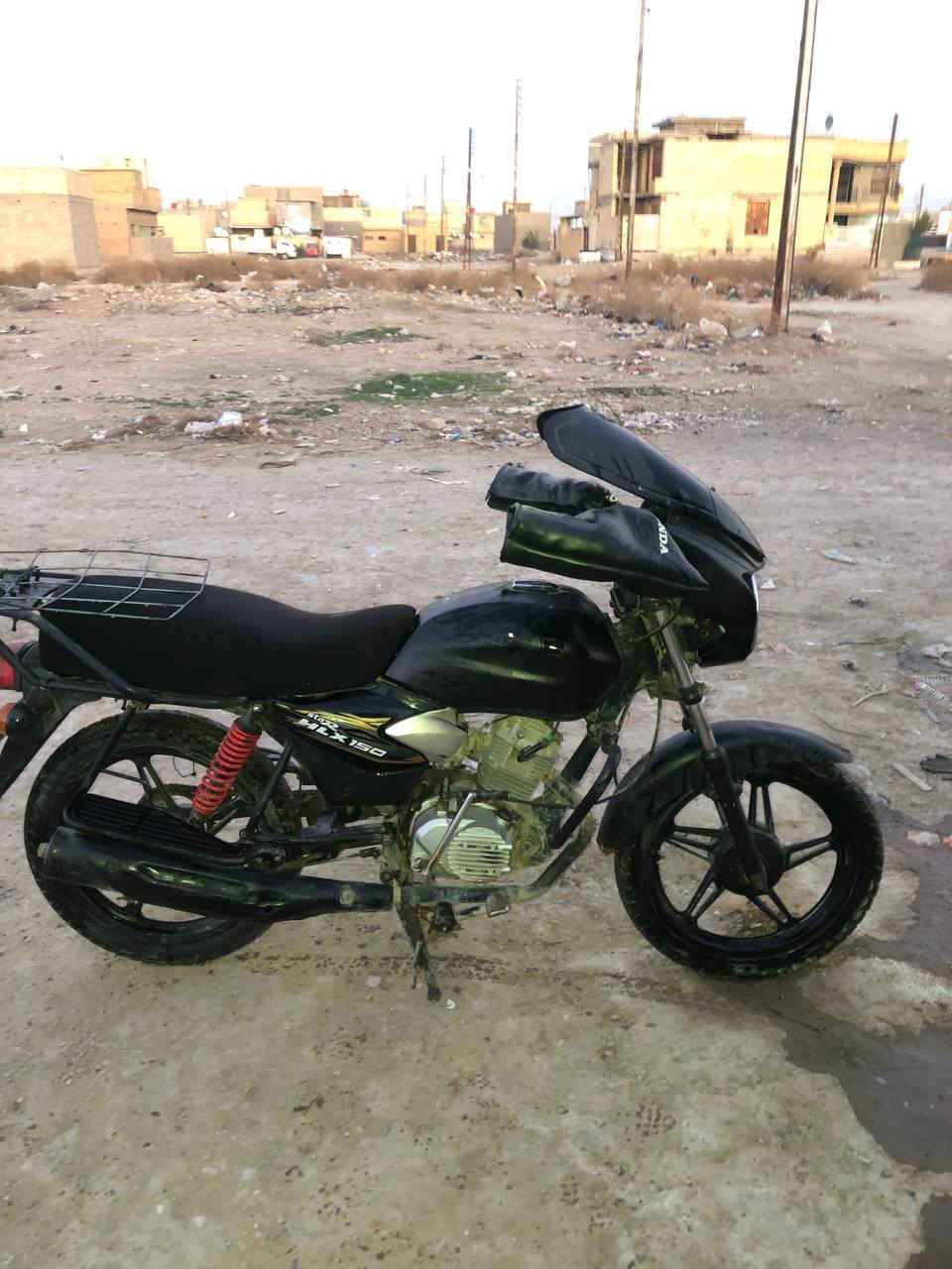 دراجة TVS موديل 18
4 گير اوراق أصولي 6اوراق كمرك مدفوع بوجهك تروح ترقم الدراجة بيها خيط تبخير والكابريتر مالتها يحتاجله تنظيف فقط ماناقصها اي شي مثل 
الصفاحيه الثانيه موجوده يمي اني شايلها 
سعرها 550وبيها مجال شي بسيط مكاني سبع البور رقمي واتساب ***********
