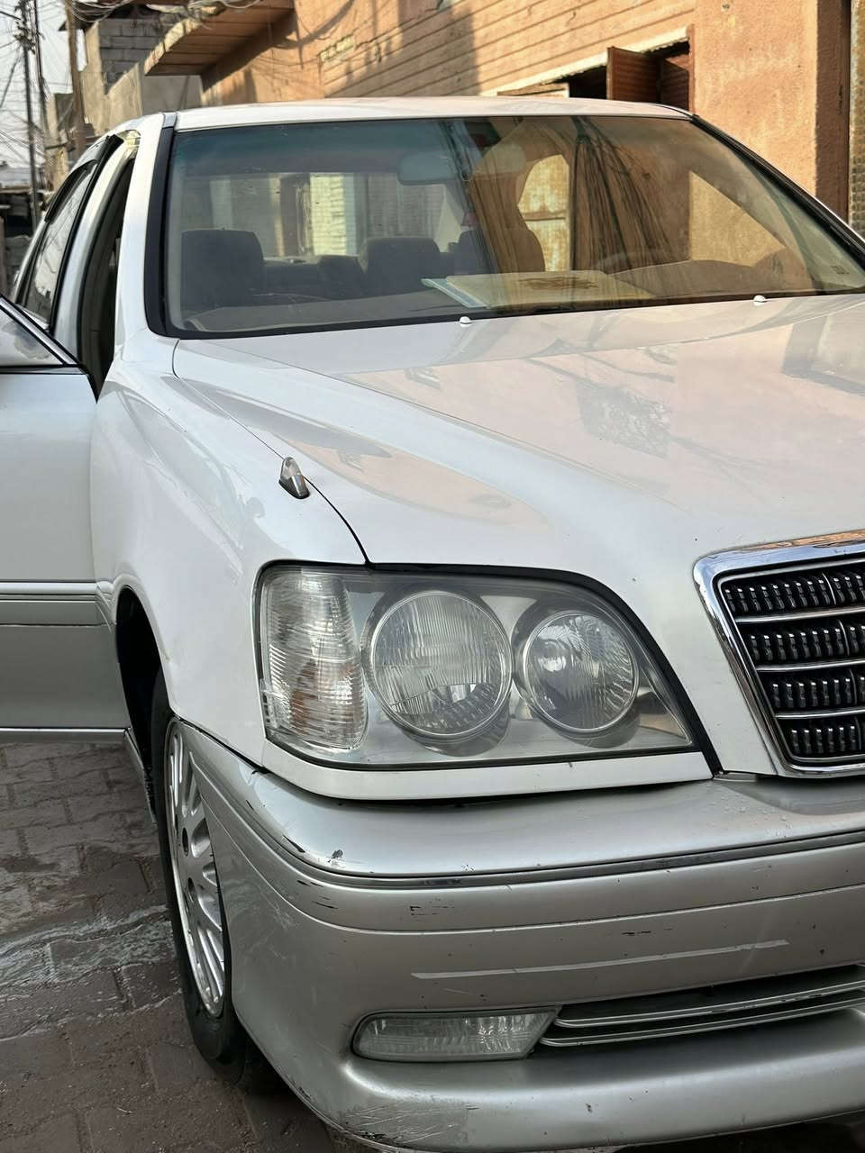 سلام عليكم اخوتي الشراي فقط ماكه كراون  محزم خضراوي حاويه كفاله عامه من كلشي بدون ارقام كرستال اصل دكمتين مكينه 200
سياره جديده بيها طكه بلباب موضحه بصوره 
السياره حلوه حيل وجديده وبدون صرفيه
السعر 65
وبيها مجال قليل حق الجيه 
مكاني بصره وفدوه اروحلكم بس شراي يخابرني 
***********
