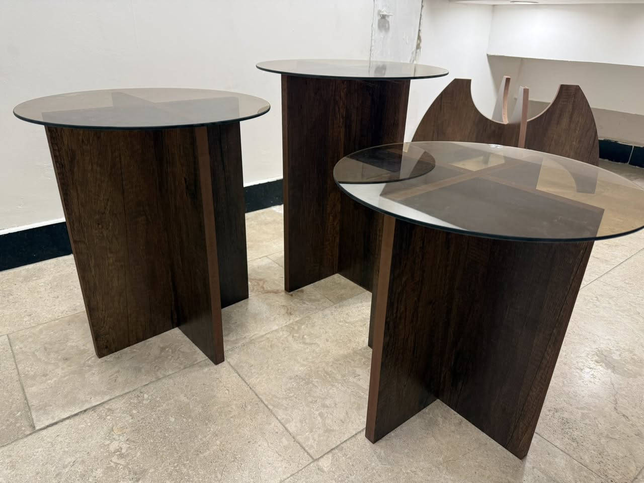 السلام عليكم طبلات نضيف كلش مابيه اي ضرر ٣ صغار و١ وسطي مكاني بغداد التاجيات بصف مرور سعر ١٠٠ وبيهن مجال للاستفسار على رقم *********** توصيل ماعندي
