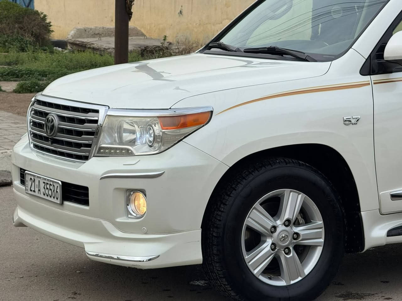 السلام عليكم VXR 5700 موديل 2013 جديدة على وضع الزيرو ماشية 160 الف
فتحة سقف
كشنات كهرباء وخزن ميموري
كشنات تبريد
صندوك كهرباء
5 بصمات
5 كامرات
حساسات امامي خلفي
شاشة كبيرة
ستيرن كهرباء خزن ميموري
تشغيل عن بعد
محرك 8 سلندر 5700 بشرط وكالة
جكات 
دشبول لكزز
داخل بيجي
ثلاجة
نظام صوت Boos
داير ايرباك حتى الكشنات
لايتات عالي ناصي زنون 
تبريد منفصل 4 قطع 
شاشة تبريد تحكم خلفي كامل 
كشن خلفي كهرباء
السيارة مكفولة وجديدة عدا تكحيل بسيط بالجاملغ ممبين ابداً
اخوان هاي السيارة تختلف عن العادية وابو المصلحة يعرف شنو قيمتها 
السيارة معروضة 42 وبيها مجال بسيط 
مكاني بغداد البنوك
***********
