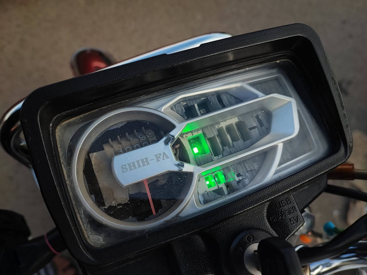 مكلف بلنشر 
السلام عليكم للبيع سونلك موديل ٢٠٢٤ نازله بلـ٢٥ 
الدراجه كفاله عامه من الفتح مكينه خرسه اوراق كامله 
السعر ٧٠٠ وبيها مجال حك الجيه 
مكاني بغداد الحسينية  ‏‪0775 682 7630‬‏
