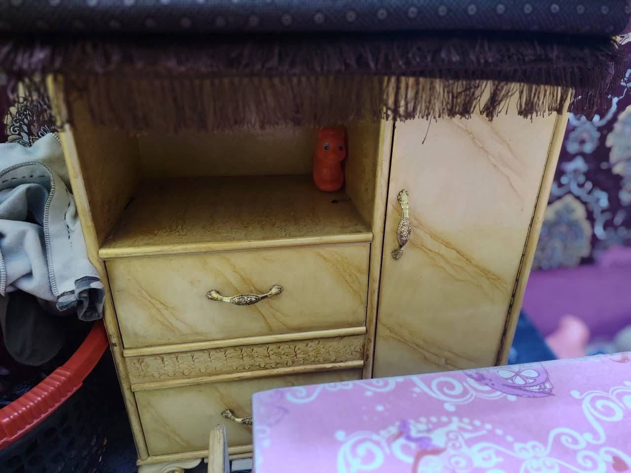 غرفه نوم البيع ***********
السعر 750
