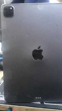 ايباد برو M2 11 • ١٢٨ جيجا • مستبدل شاشه