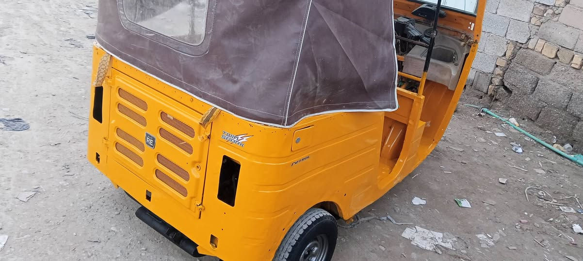 سلام عليكم تكتك موديل 19 ،وراق وراق وراق ،تكتك جاهزه ترايك زيرو وين ما تريد مصبوقه عام ،وهاي تكتك ،كله. جديد شاده ،بكاني ناصريه سعر 5500وبيها مجال لشراي خابرن ودللل ،تصل وكلك شبيها مابيها تكتك ،متواجد بس علا الخط بس ،شراي تصل ودلل تفاصيل ،‏‪0786 286 7421‬‏
