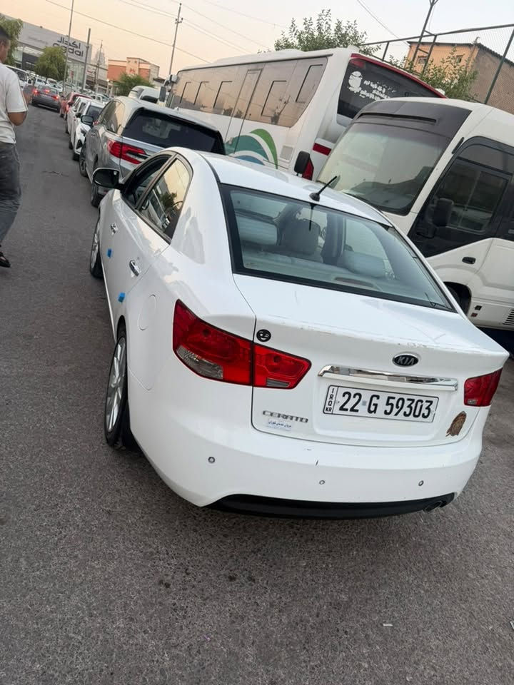 سلام عليكم سيارتو 2013 كفاله عامه حتى الدعاميه الموصفات معروفه مكينه 1600 تخم تاير حداديه كله جديد سياره مال بيت بسمي تريد وكال تريد تحويل السعر 110 بيه مجال للستفسار ***********
