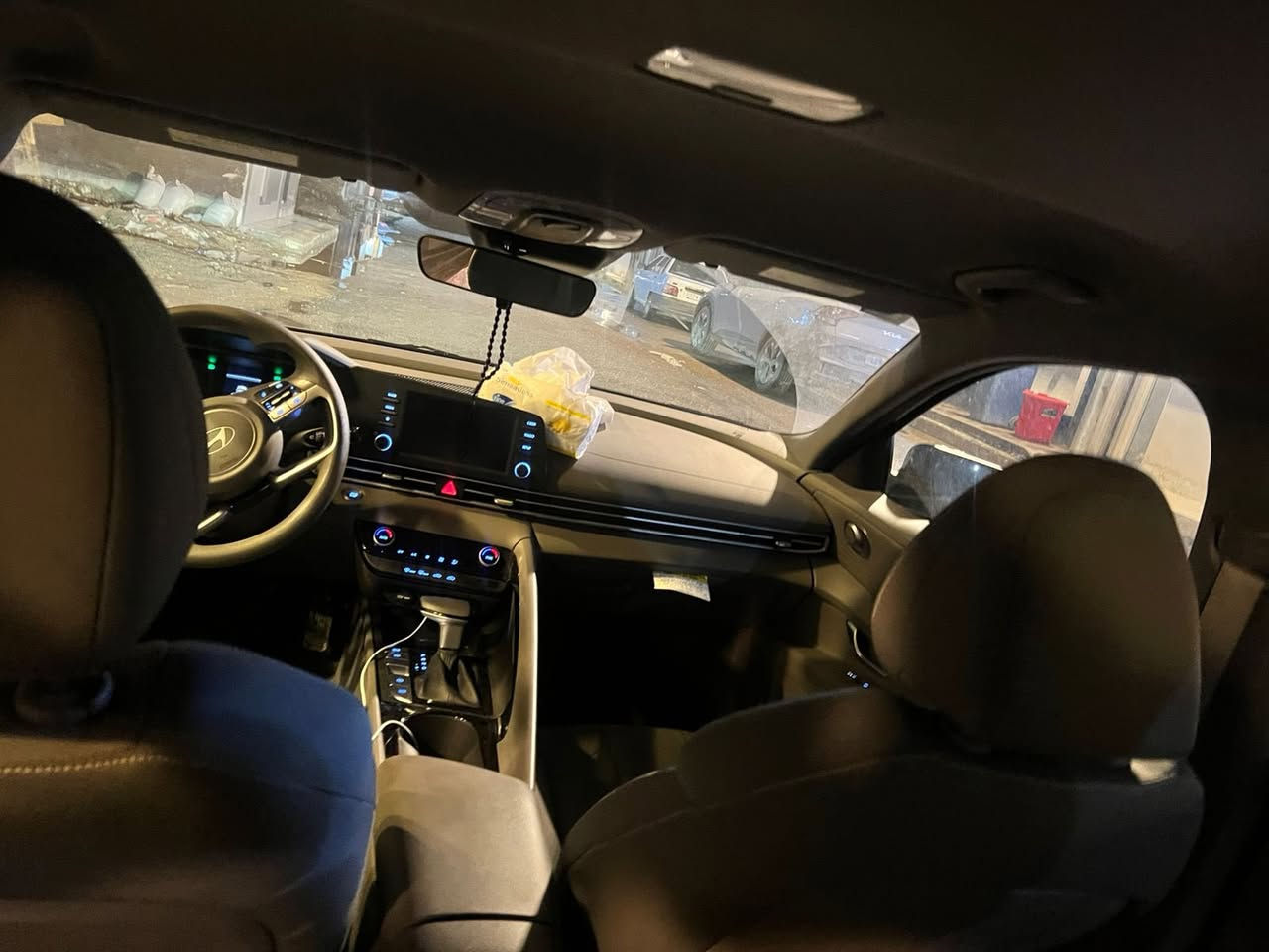 السلام عليكم النتره النترة موديل ٢٥  فول عدة الفتحة هايبرة مكينة ٢٠٠ رقم بغداد  ماشية ٣٥الف حادث.بصيط جاملغ خلفي مرفق بسونار عنوان بغداد رقم تلفون ***********
