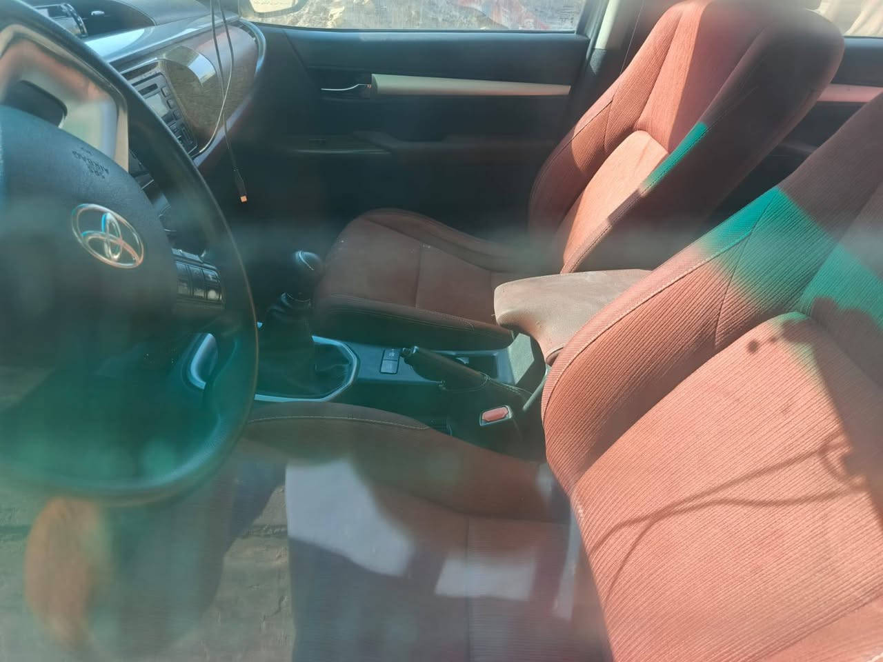 هايلوكس 2017 سياره جاهزه نضافه فول والتفاصيل يم صاحب السيارة البصره قضاء المدينة ‏‏‪0770 683 9572‬‏
