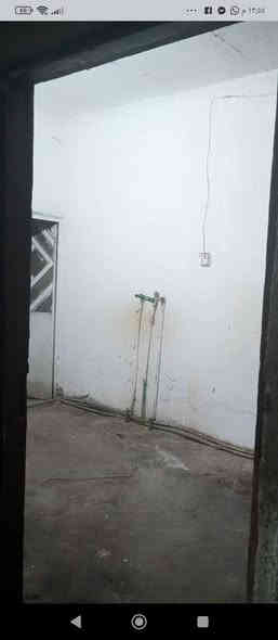 دار للايجار في حي ميسان   بعد ١٠ متر عن شارع الكيات  مساحته ١٢٠ متر  أرضيته صبه بي غرفتين وصاله ومطبخ واستقبال وطارمه ايجاره ب ٣٥٠ الف بدون مقدمه قفل كل مجاله  أجور الماء والكهرباء الوطني مجانا   نظافته ٦٠ بالمئة و مكتبي في حي ميسان للاستفسار الاتصال ب  *********** 
رقم الاعلان ٣٦ @ النجف
