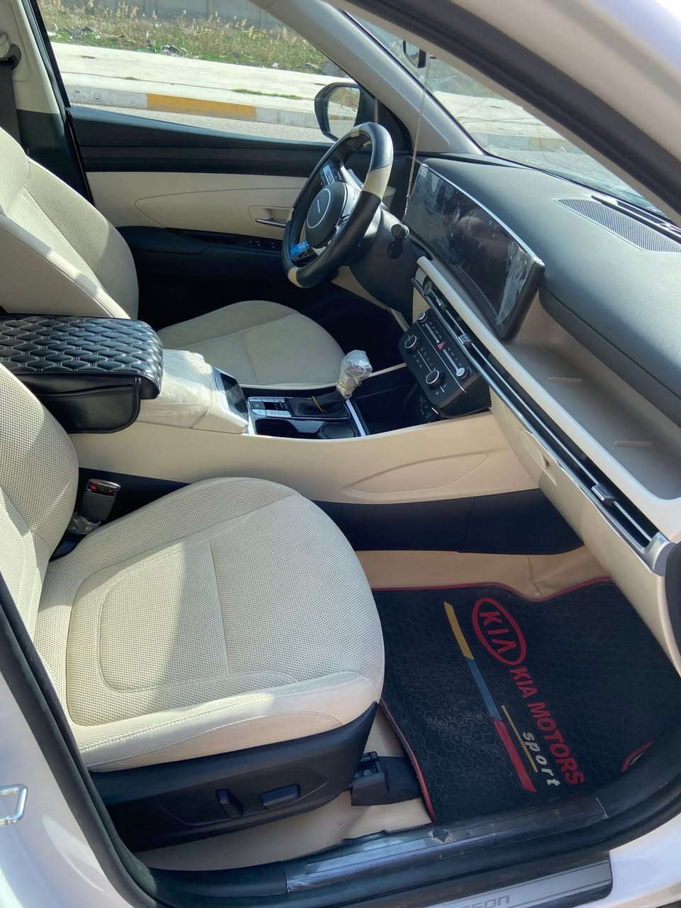 هونداي توسان 2025 🤍
🤍 HYUNDAI Tucson 2025 🤍
🚘 خليجي كفالة عامة
🚘ماشية 28 الف كيلو 
🚘 موديل 2025 
⚙ حجم المحرك 2.0L 
⚙ مرتبط بناقل حركة أوتو 6 نمر 
⚙ يبلغ عزم الدوران 192 نيوتن/ متر 
🐎 بقوة 156 حصان 
🔑 مفتاح التشغيل بصمة 
🔑 تشغيل عن بعد
📍حساسات أمامية 
📍حساسات خلفية
💡لايت زينون + LED 
🔦 كشافات 
🔦 بك لايت LED 
🚘 دخول بصمة ذكي 
🛞 حجم الاطار 235/50R19 
🛞 ويل كب 19
✨ اشارة في المرايا الجانبية 
✨ المرايا قابلة للطي كهرباء 
🌧 ماسحة خلفية 
🎈عدد AIR BAG 2
🚗 هاند بريك كهرباء
‏🚗ABS 
🚦فتح صندوق كهرباء 
🖥 دشبول شاشة ديجيتال متصل 
🖥 شاشة Apple Car play 
📷 كاميرا دوارة 
🛣 مثبت السرعة Cruise 
🎶 المودات والاوامر الصوتية 
🎶 ا Bluetooth / USB 
🔋شاحن هاتف Wireless 
⚡مخرج منفذ الطاقة 
🔍فحص نظام السيارة 
💺حركة المقاعد الأمامية كهرباء 
💺 تبريد المقاعد الامامية
💺 تدفئة المقاعد الامامية 
👶مثبت مقعد الطفل ISOFIX
 ❄ قطعتين تبريد  
🚘 أوضاع القيادة Drive Mode 
🚘 ا ECO / NORMAL / SPORT 
🚘 أوتو هولد Auto Hold 
⛷ نظام مانع الانزلاق 
⛰ نظام نزول المنحدرات 
🚘 تطعيم الدواخل ألمنيوم 
السعر 💵 237 وبي مجال  
للاستفسار 📲 ***********
