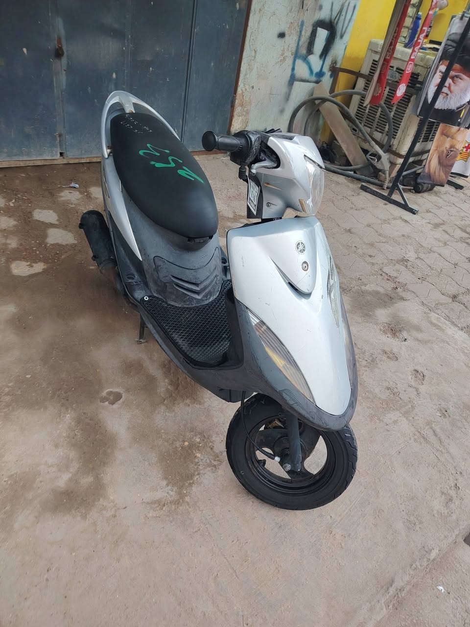 سلام عليكم
ماكس عدلة للبيع 
بلادية . كفالة عامة 
أين نقص مابيهة صارلهة شهر من نازلة رمبة 
سعر مليون ومية وبيهة مجال 
مكاني ديالى بعقوبة 
رقم ***********
