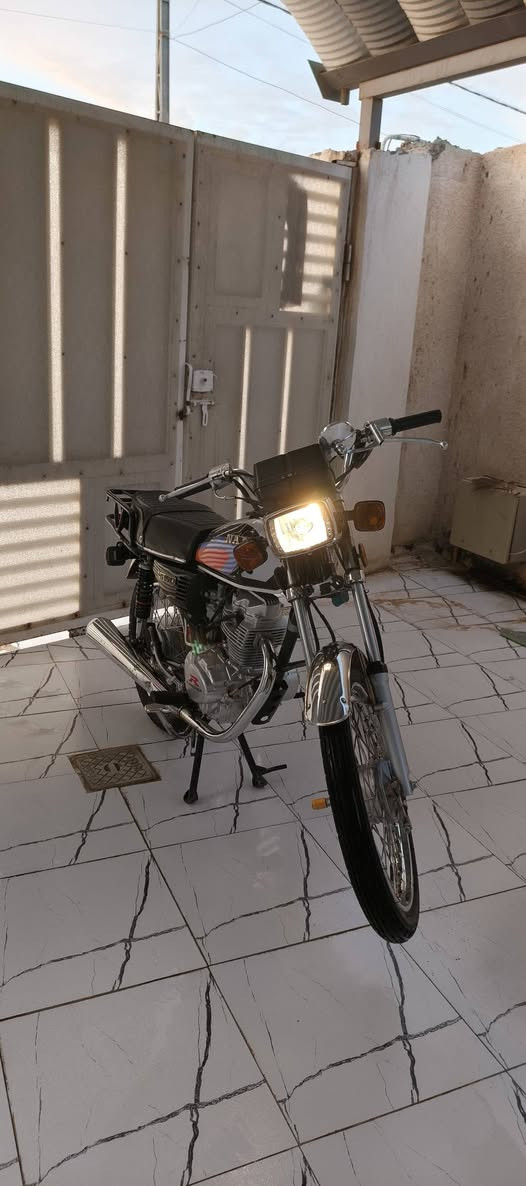 سلام عليكم للبيع ب700الف 
 او للمراوس بحربي وأخذ فرق حسب القناعه 
نامه شلامجة 2025ومحرك رابيدو الأصلي ابو الباركود 
وشاصية 2025 رقم وبليتة اوراق سكنر مال الوكيل
مكاني بلقاسم ***********
