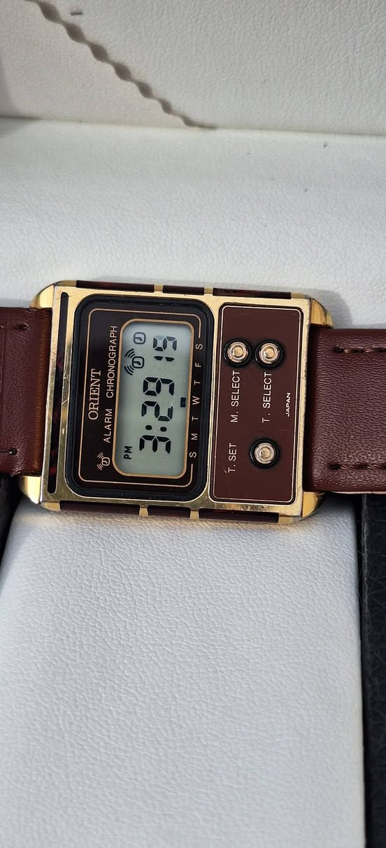 نوادر الاورنت
الأكتروني تعمل بكفاءة عاليه
أنتاج ياباني فنتج 
بطارية 🔋 
القطر ٣٠×٣٦ 
نضافة ممتازة 
السعر سعر مناسب للجميع أن شاء الله


**إذا كنت صاحب هذا الإعلان وتريد حذفه لأي سبب، رجاءا أرسل رسالة إلى الدعم الفني**