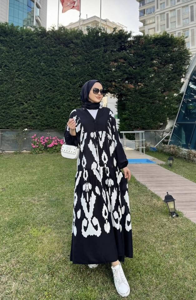 170 پارچە عەزی هەموی لەم مۆدێلانە بۆ فرۆشتن بەیەکەوە کشمیری تورکیە  نزیک ١٠٠ دانەی لە مۆدێلی رەشو سپیەکەیە و ئەوی تری تێکەل ***********
