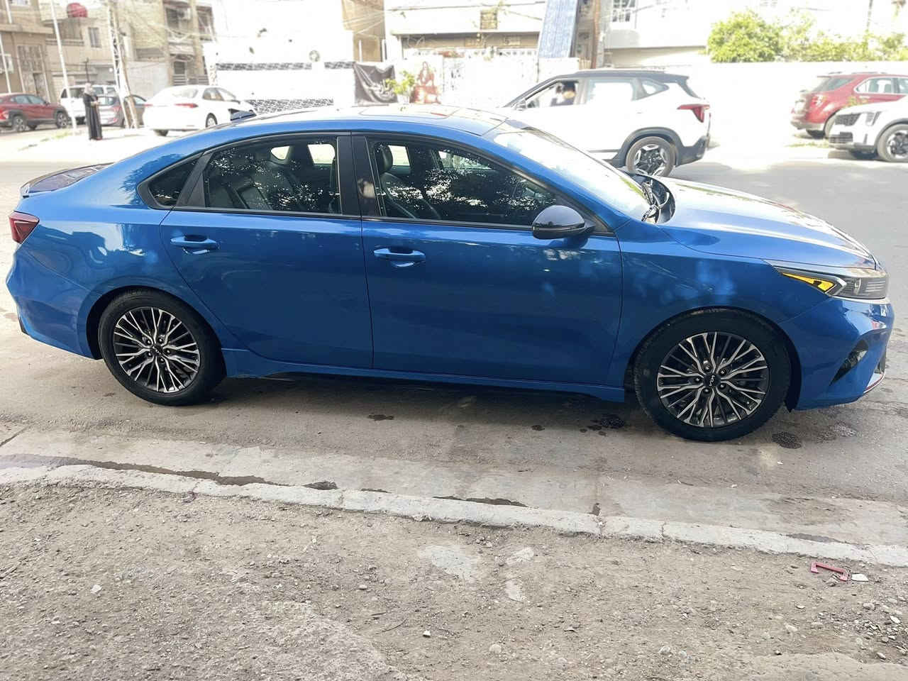 السلام عليكم فورتي (جيتي لاين )
موديل 2022 

  مكفوله كفاله عامه من صبغ بدون ايرباك 

رقم بغداد جديد سنويه جديده بأسمي 

فول مواصفات 

حساسات 

رادرات 

توقف ذاتي 

تحديد مسار 

ثلالث انضمه قيادة 

سايد بريك بصمه 

بصمه أبواب و بصمه تشغيل 

تشغيل عن بعد 

سلايت 

محرك2000 دوش 

ماشيه ٦٨

مكان سياره بغداد 

الاتصال على رقم ***********
