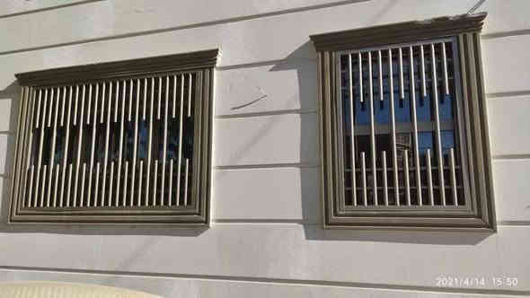 تفصال جميع البواب و شبابيك و بسعر مناسب المكان طريق ابو الماش يوجد خدمت توصيل أي مكان***********
