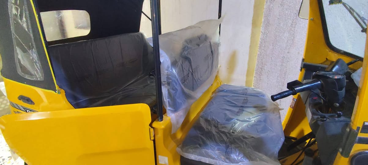 تكتك TVS طالعا بل 2023  اوراق بصمه ماگنيت اخت الجديده زيروو كامله ما بيه اي نقص كبل للشارع المكان بغداد العبيدي السعر 6600 وبيها مجال الشراي يخابر ***********
