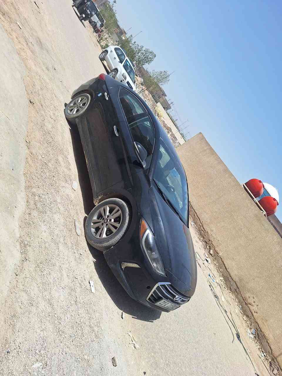 السعر ١٠٥ الاتصال *********** الانترا ١٨ وارد امريكي حادثها فقط خشم البنيد محرك ٢٠٠٠ دوش رقم سليمانيه تريد تحويل وكاله اني حاضر  العنوان بابل
