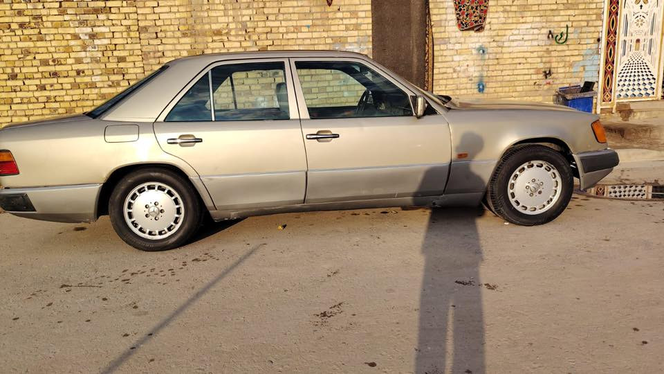 سلام عليكم سياره مارسدس دوب موديل 90سيار خير من الله سنوي 2029 الرقم بغداد بيه مشروع وطني  بيه تعمير بل جاملغ بيه مكينه 2500بطه كلشي شغل السعر 65 وبيه مجال الرقم *********** المكان ميسان حي الموضفين
