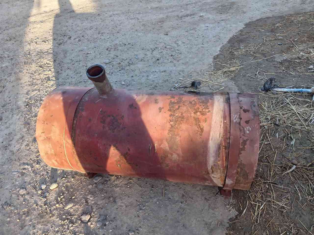 السلام عليكم تانكي دبدوب للبيع ياخذ 300 لتر تاكي نظيف جدا المكان ابو غريب ***********
