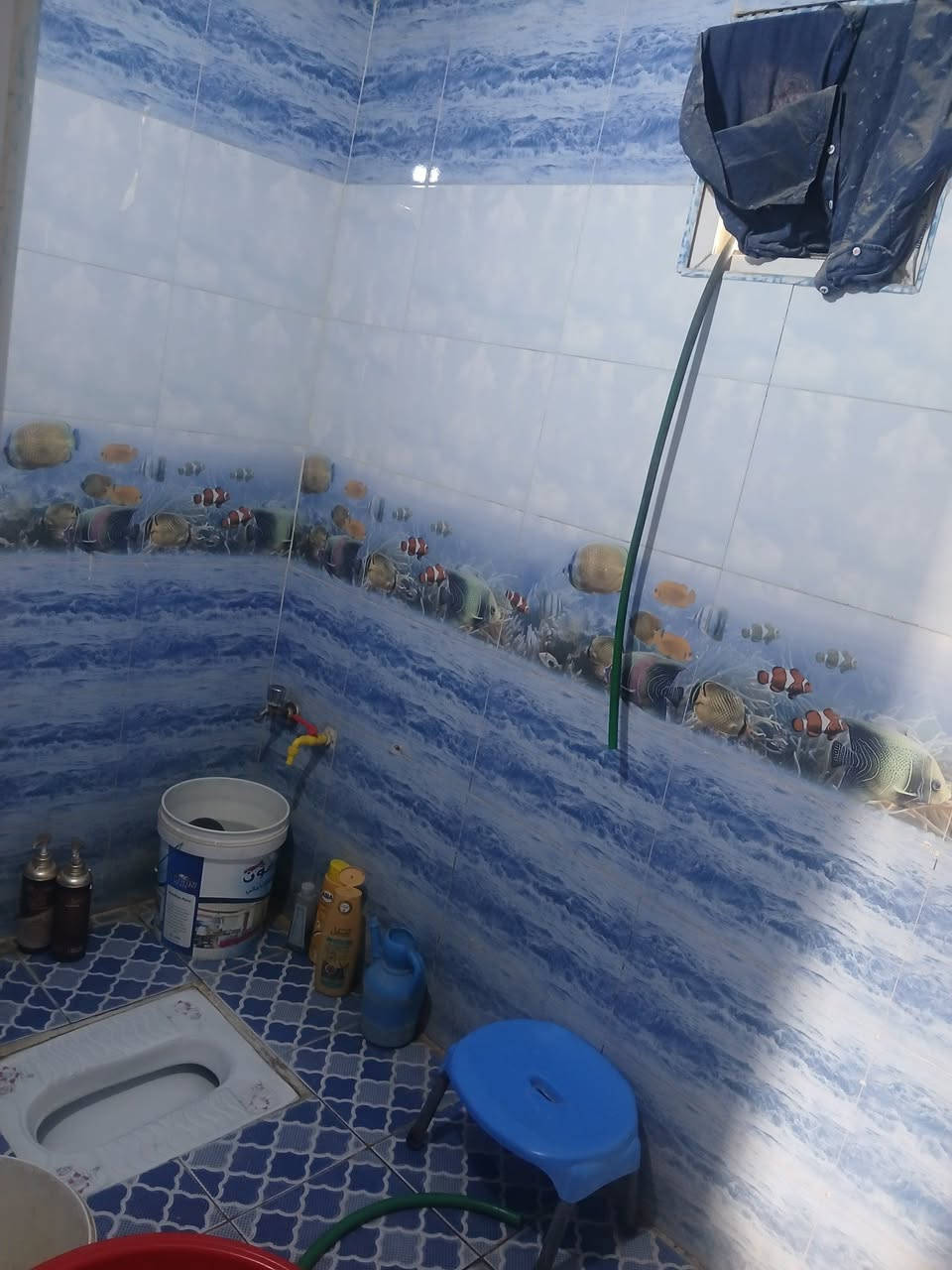 دار للبيع في السماوه قرية سيد جبار مساحته ١٤٠ متر يتكون من غرفتين وصاله ومطبخ وبراني وحمام داخلي وخارجي الاتصال على رقم ***********
