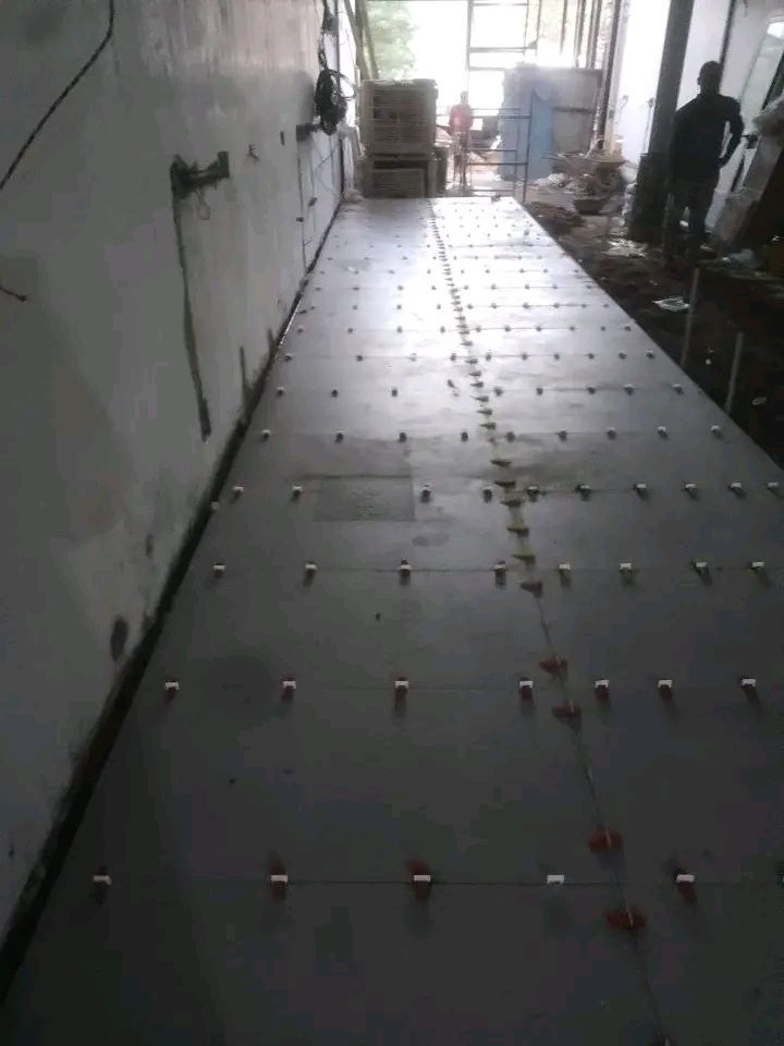 كادر مصرى لتركيب البورسلين والمرمر والبايات والكاشى والجدران والألواح شغل درجه اولى التزام بالعمل للتواصل ***********
