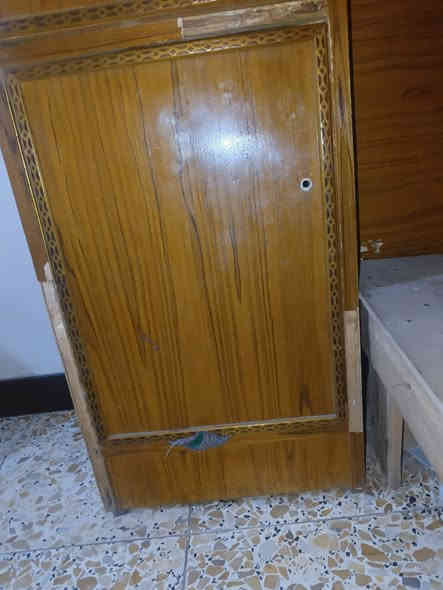 السلام عليكم ورحمة الله وبركاته غرفة نوم صاج عراقي نضيف فقط الاظراظر البصورة بسيطه كلشي فقط بيع سعرها 450 وبيها مجال للشراي العنوان بغداد الامين الثانيه ركيه وسكينه 
رقم الهاتف ***********
