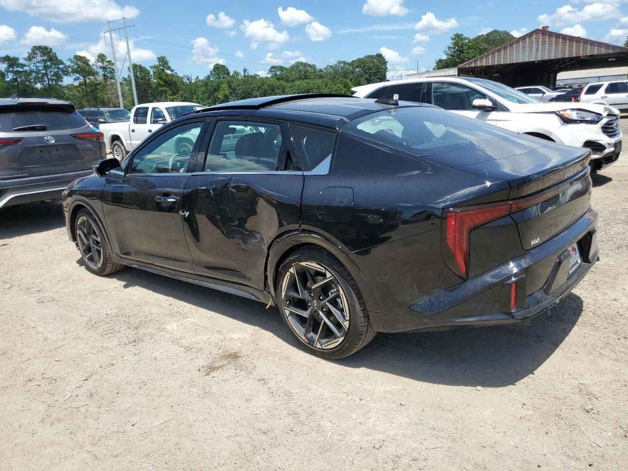 كي فور 2025  فقط بارد بدون صبغ فول مواصفات GtLiN الاتصال عله الرقم ***********او واتساب صور الحادث مرفقه
