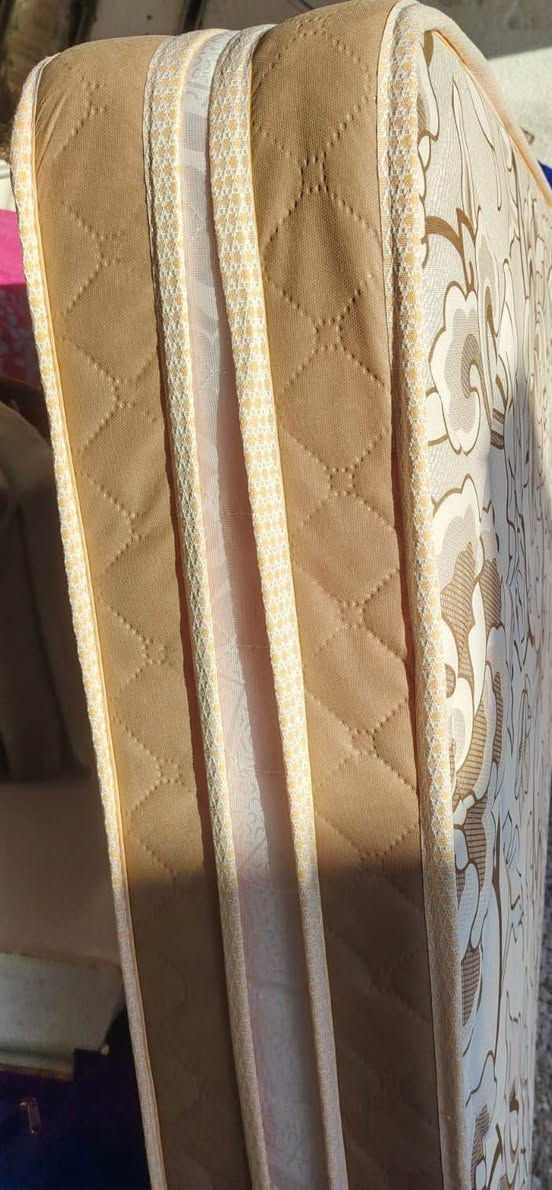 دوشك نفرين مستعمل صارله شهر بحاله جيده جداً 
السعر خاص اولي مو شراي لايدخل خاص بغداد, العراق


**إذا كنت صاحب هذا الإعلان وتريد حذفه لأي سبب، رجاءا أرسل رسالة إلى الدعم الفني**