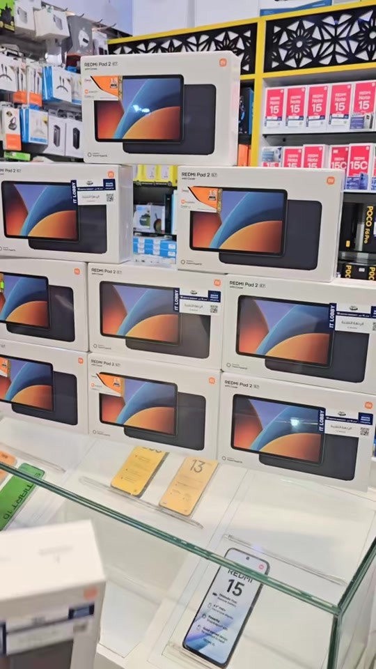 #شاومي هذا الجهاز هو تابلت شاومي Redmi Pad 2 بحجم 9.7 بوصة، وياتي مع غطاء واق (Cover) في الصندوق. Xiaomi إليك أبرز مواصفات الجهاز: الشاشة: شاشة بدقة 2K مقاس 9.7 بوصة، توفر صورًا عالية الوضوح مع نطاق آلوان محسن. الأداء: يعمل بمعالج Qualcomm Snapdragon 6s 4G Gen 2، مما يوفر أداءً سلسًا لتعدد المهام. الاتصال والبطارية: يدعم الجهاز تقنية 4G للاتصال بالإنترنت، ويحتوي على بطارية كبيرة بسعة 7600 مللي آمبير تدوم لفترات طويلة. نظام التشغيل: يأتي مع نظام Xiaomi HyperOs القائم على تصميمات بديهية


**إذا كنت صاحب هذا الإعلان وتريد حذفه لأي سبب، رجاءا أرسل رسالة إلى الدعم الفني**