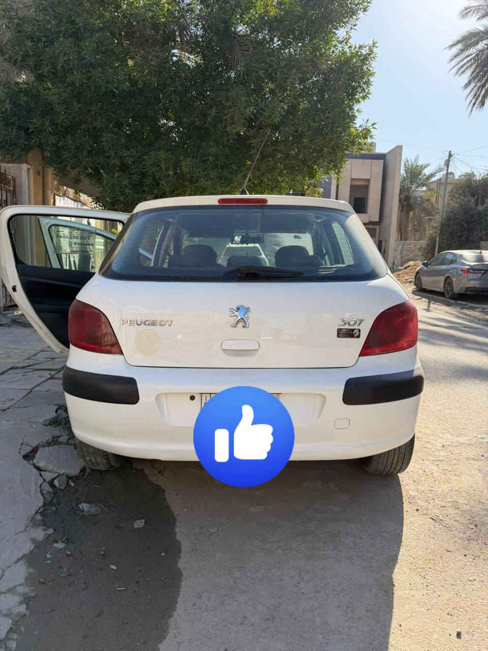 سياره نضيفه بلادي بدون صبغ فقط بس بنيد مبدل سياره خير من الله ونضيفه جدآ السعر ٥٣ ورقه *********** واتساب
