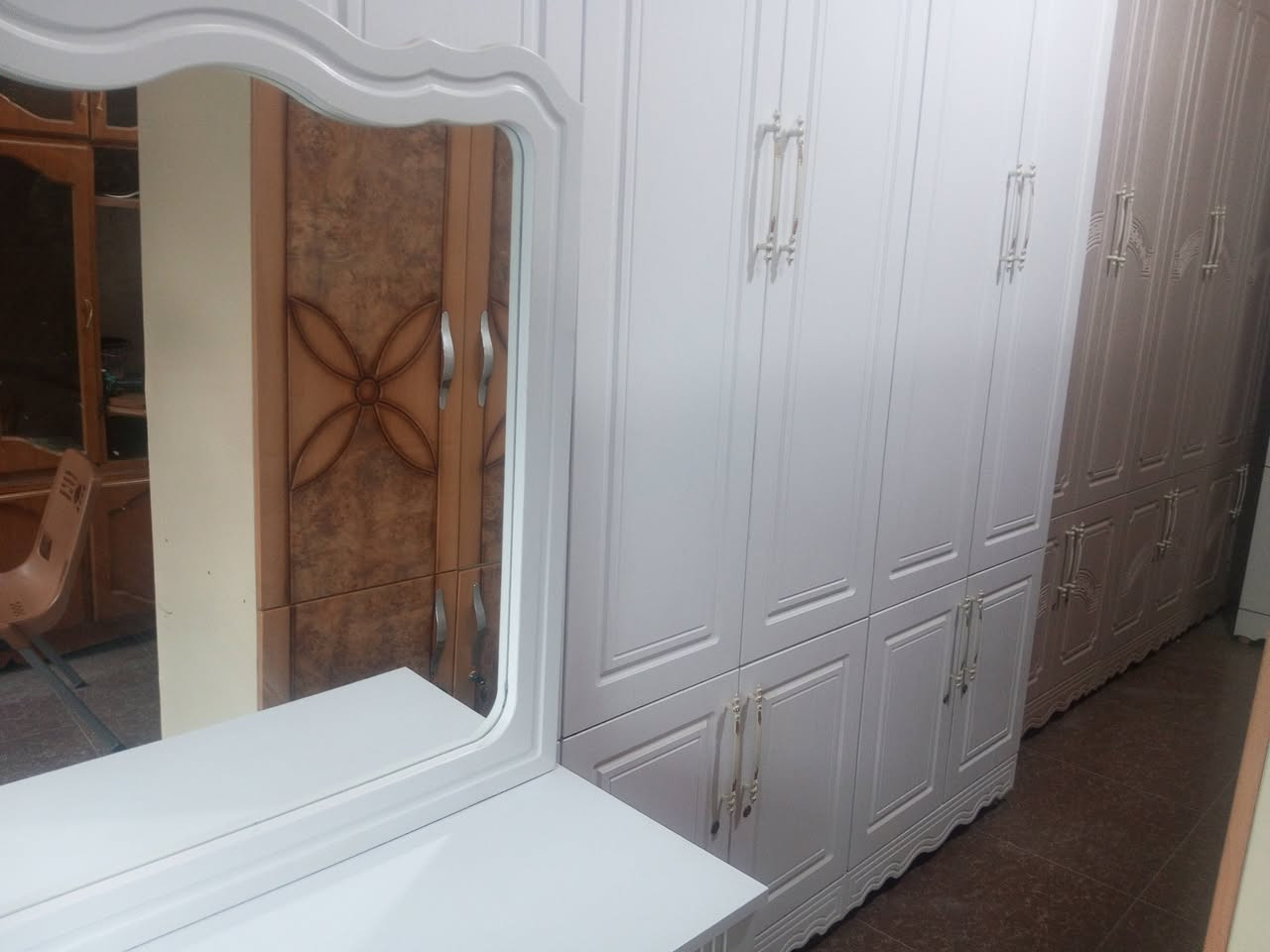 مواد منزليه مستعمل وا جديد لل البيع عينوان سوق حسن قوان مقابل مسجد حسين ملاء وهاب رقم محل ***********
