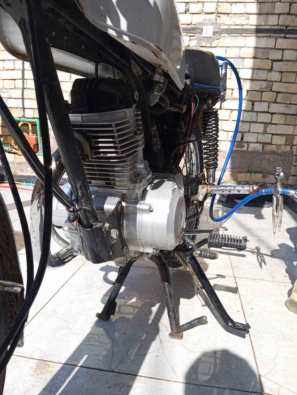 الدراجه موديل 19 والمحرك 23 مكاني نجف كوفه يم مسجد السهله الشراي  يجي خاص ويدلل هاذه رقم بي واتساب ***********
