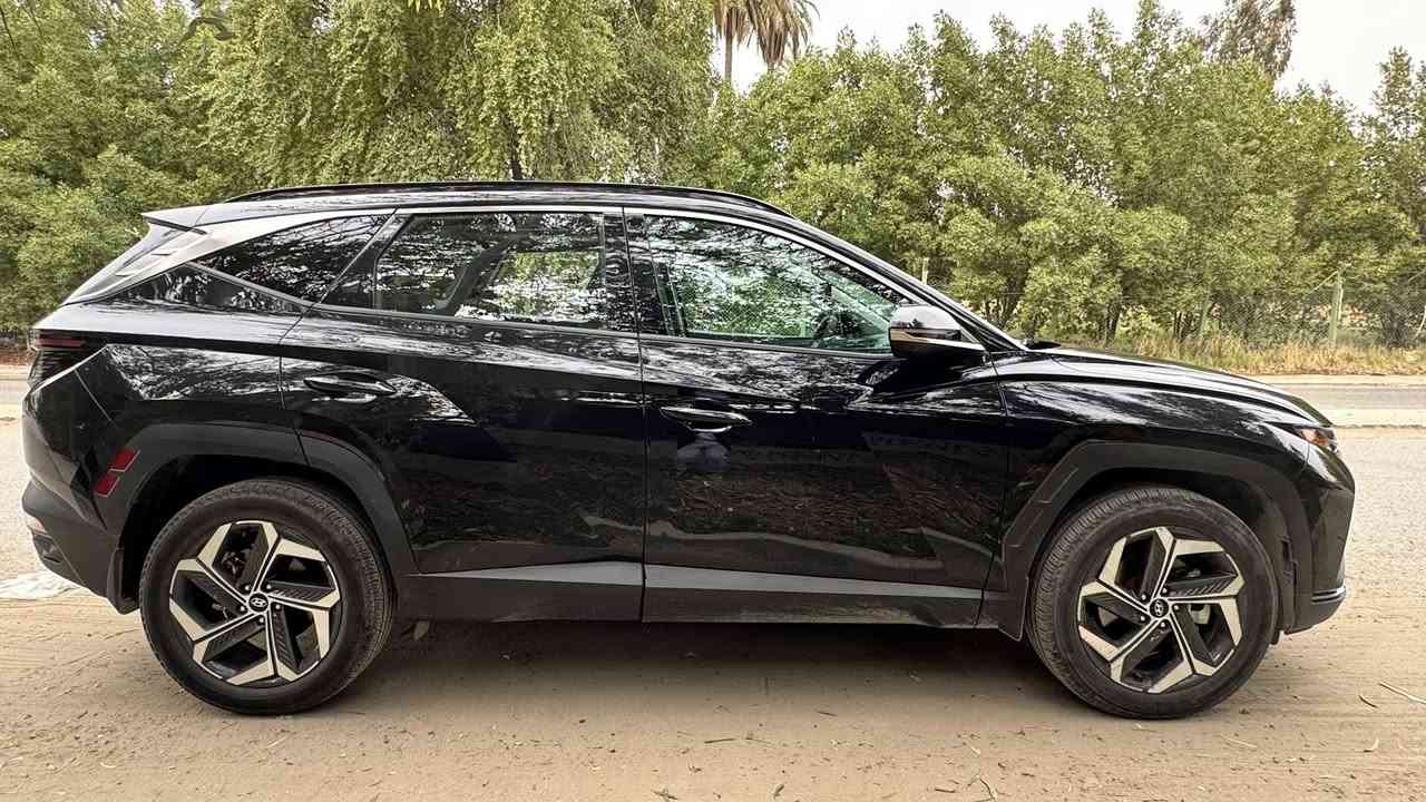 السلام عليكم ورحمة الله وبركاته..
بسعر 31.500.000 

رقم شاصي 5NMJECAEOPH282300

السيارة نظيفة كلش مابيها اي عيب

ضربتها خفيفة كلش جانبية  

للبيع توسان موديل 2023 وراد امريكي 

ماشية 20 الف كيلوا فقط رقم بغداد بأسمي 

 فئتها تكون اعلى فئة وموصافات وفور ويل 

المواصفات :

1-  كامرات 360 

2- حساسات امامي وخلفي ورادار امامي وخلفي 

3- تبريد وتدفئة كشنات و ستيرن 

4- تشغيل عن بعد وتتقدم وترجع عن بعد 

5- وضعية خزن وضعيات الكشن للسايق 

6- اوتو ستوب واوتو هولد و الكير بيانو دكم 

7- اضائة داخلية محيطية متغيرة 

8-بعد بيها شغلات كومة…

مكان سيارة الكرخ/ حي جامعة 

للاستفسار اكثر اتصلوا علية  او راسلوني واتس 

 ***********
