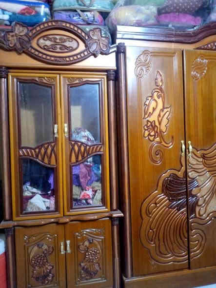 غرف أخشاب للبيع جديده شرط زلغ مابيه أنجاره سعره 700 وبيه مجال للشراء مكلف بنشر رقم صاحب الغرفه *********** اعتذر ع عدم رعد ع تعليق
