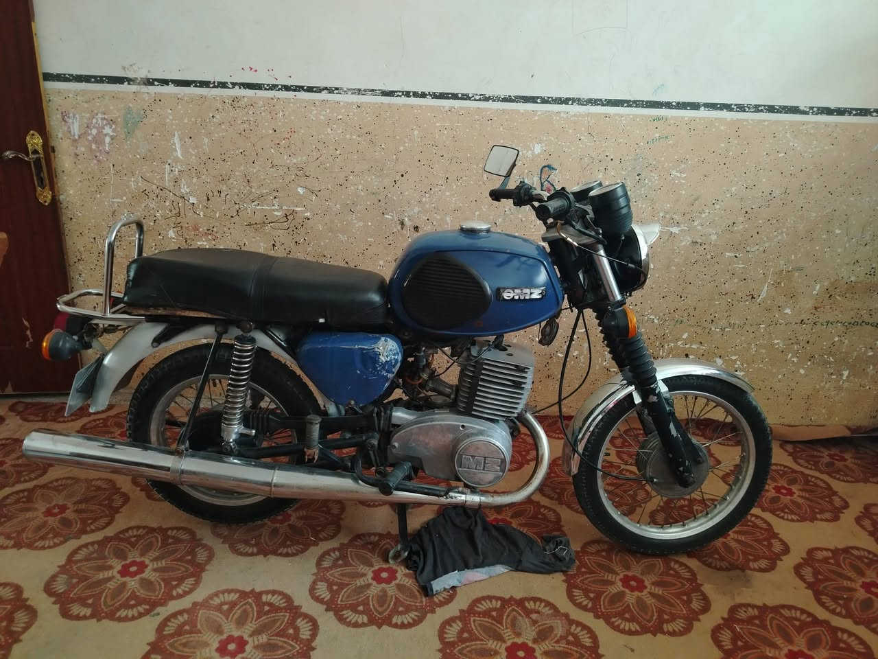 السلام عليكم موطور للبيع موطور نظيف مكينه حلوه خير من الله قطره لحيم ما ابي رقم  اصليات بدون راعي مكان بابل حله سعر خاص اتصل ***********
