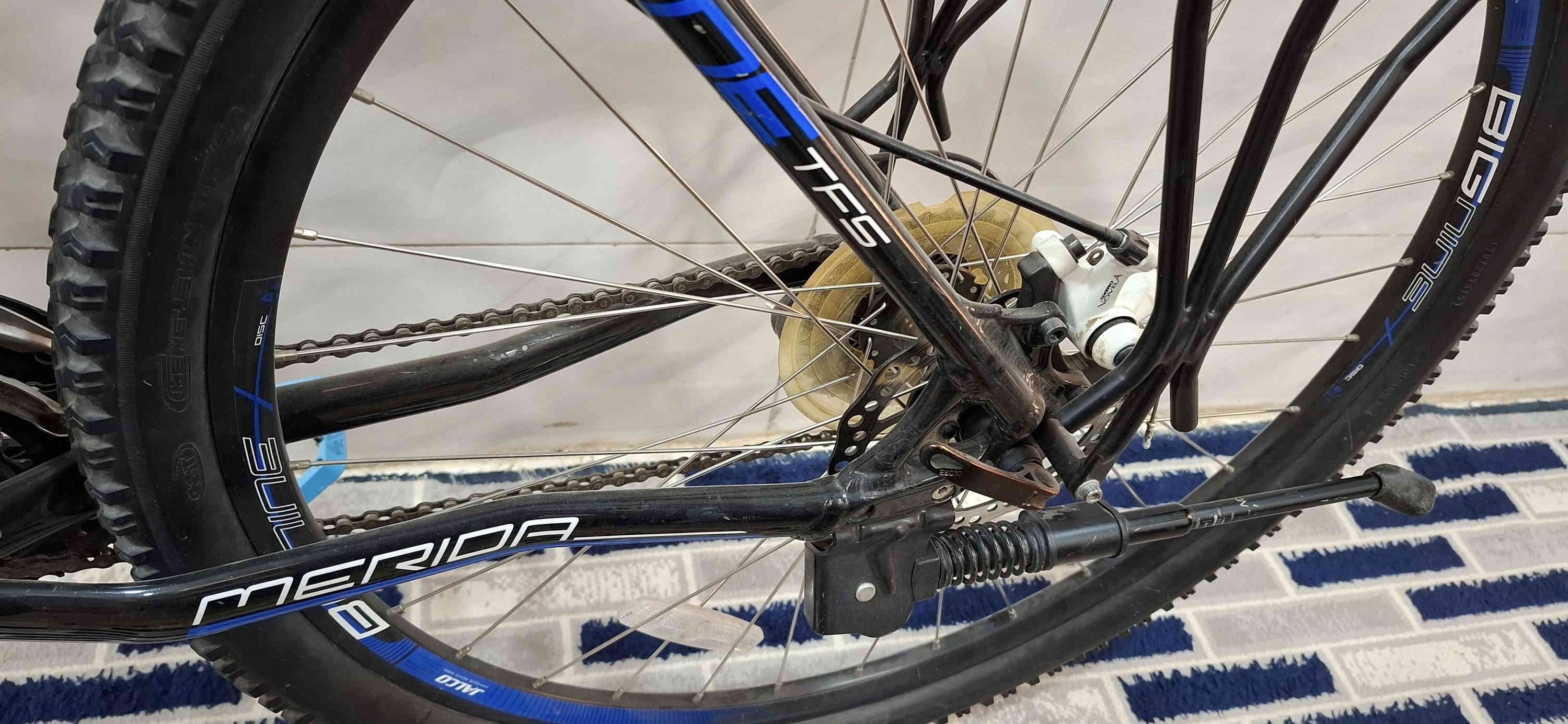 السلام عليكم دراجه حجم ٢٩ جديده كلش وبعد احلى من الصور السعر ٤٠٠ مكاني دوره حي اسيا *********** شوف الصور يله تتصل
