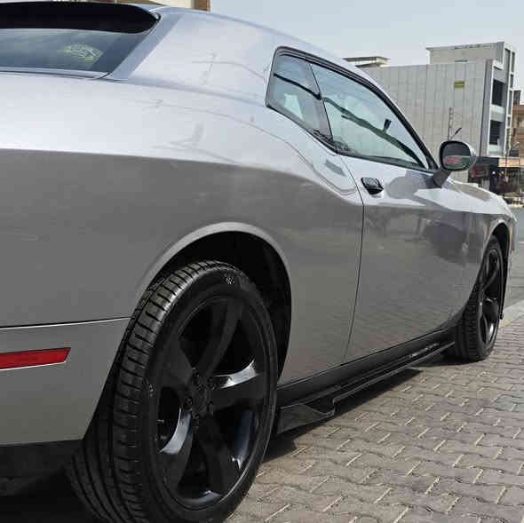 السيارة كلش نضيفة ممتعوبة اي نقص مابي من كل النواحي 
دوج جالنجر 
المحرك 3600 -  sxt ماشة 69 الف ميل
 موديل 2016
شاشة كبيرة 
كشن كهربائي 
تبريد قطعتين 
امراية هيتر 
اضافة كماليات كاملة 
لحية + دوسة + دفيوزر + سبايدر 
الضرر - بس حادث بأمريكا وناشر صور الحادث 
السعر  164
***********
