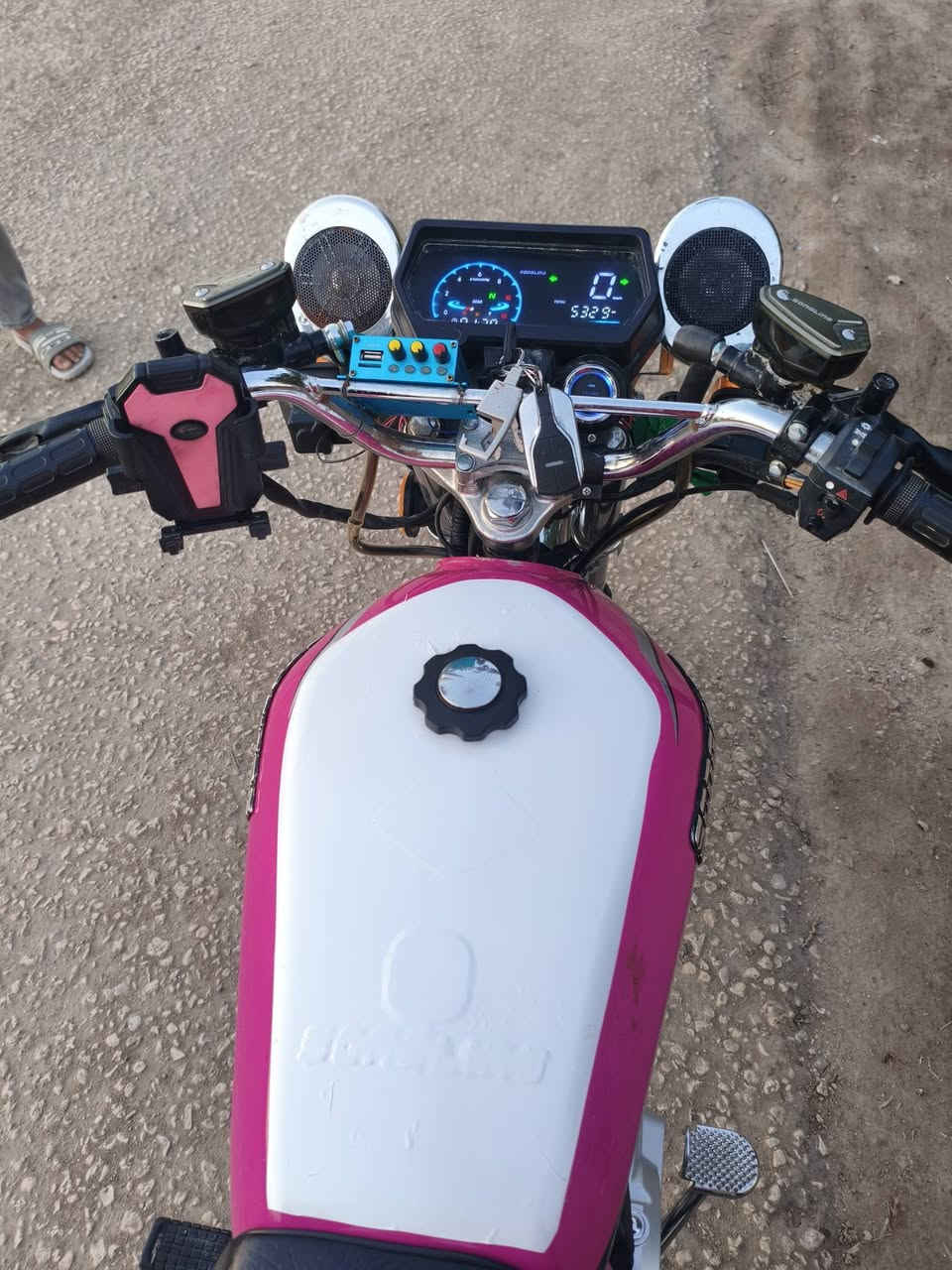 السلام عليكم دراجه سيفان 25
للبيع دراجه خير من الله دراجه كهربائات كلها شغاله سلف بسمه تشغيل عن بعد ول دراجه شوفت عيونكم 
مكان الدراجه (حله شوملي)رقم الموبايل بي واتساب ***********
