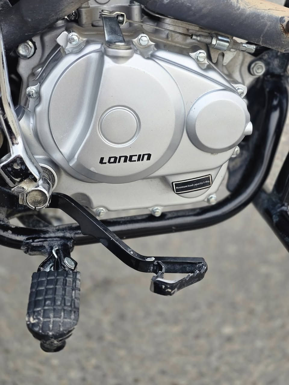 السلام عليكم قفاز لونسن موديل 2025
دراجة مكفولة كفالة عامة مابيه اي نقص 
مكينة مكفولة من كل شيء دهن امزويل كل 15 يوم ابدله
دراجة بحالة الوكالة  
مكاني بغداد البياع
📍سبب البياع متوازي ع فلوس سعر مناسب تواصل خاص
***********
