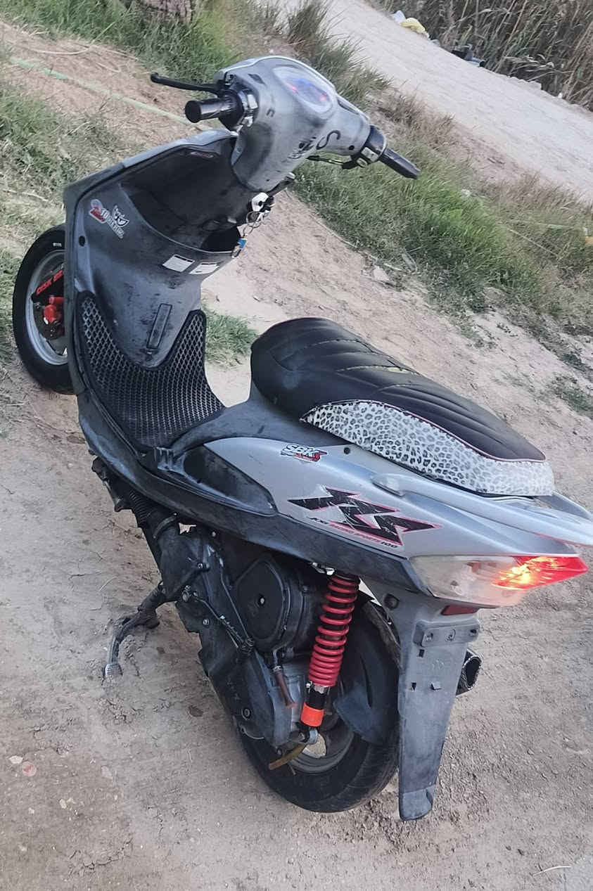 السلام عليكم ماكس عدله كفاله عامه مامفتوحه نكره سلف اي وقت بيه كلجات رياضي شلعه ومعدل وصالنصه رياضي كاربون فايبر: مو شراي اطلع كبل 
رقم ***********
متواجد خاصص
