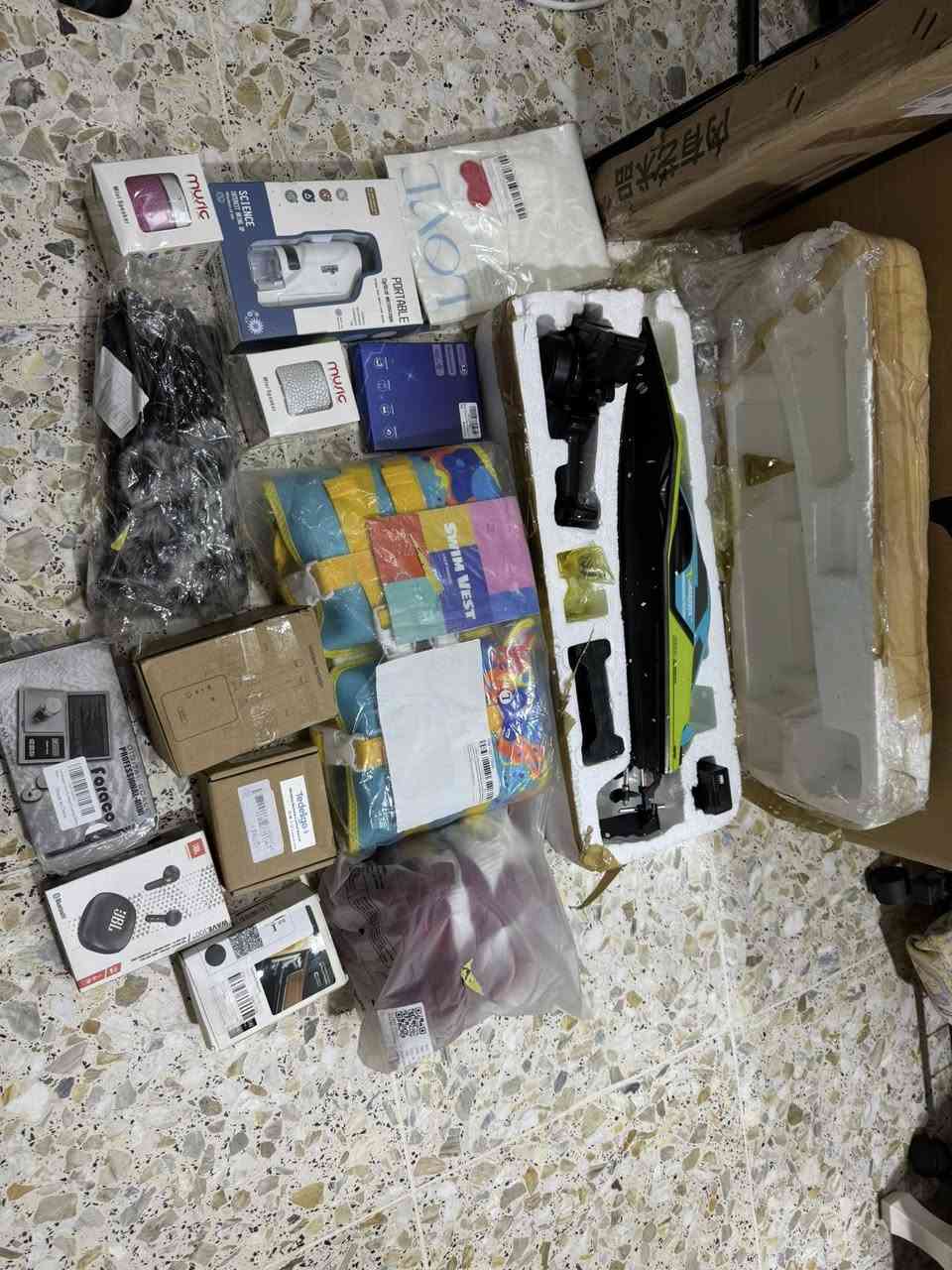 شلعه 455 قطعه السعر 1850 
تطلع القطعه عـليـك تقريباً بـ3 الاف و900 دينار 
*********** بغداد
