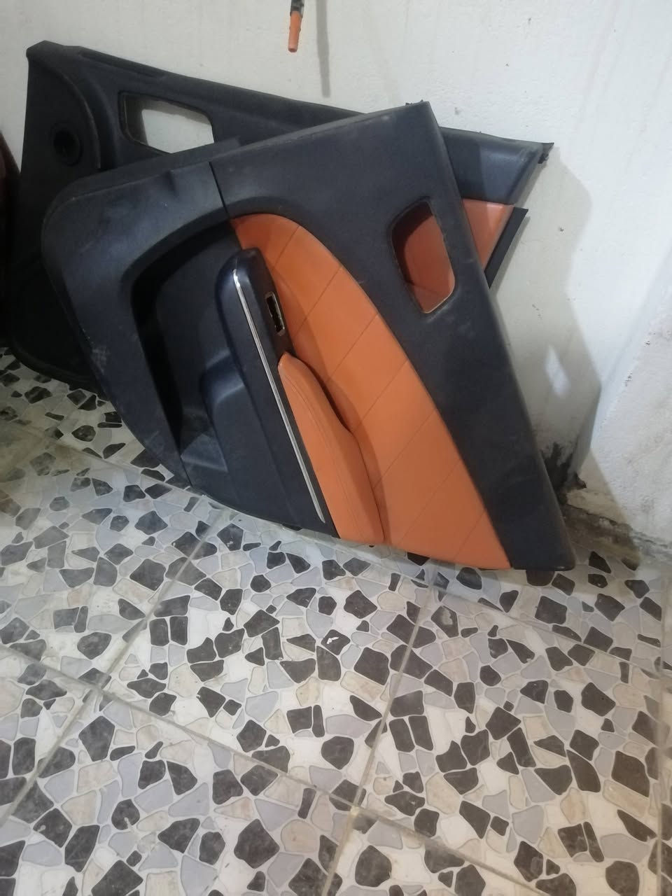 غرفه جارجر ترهم من موديل 11 لل22 قيم بل يرضي الله وتعال اخذها ***********
